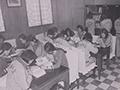 1974년 전남여자고등학교 승리관에서 독서하는 운동부원들 썸네일 이미지